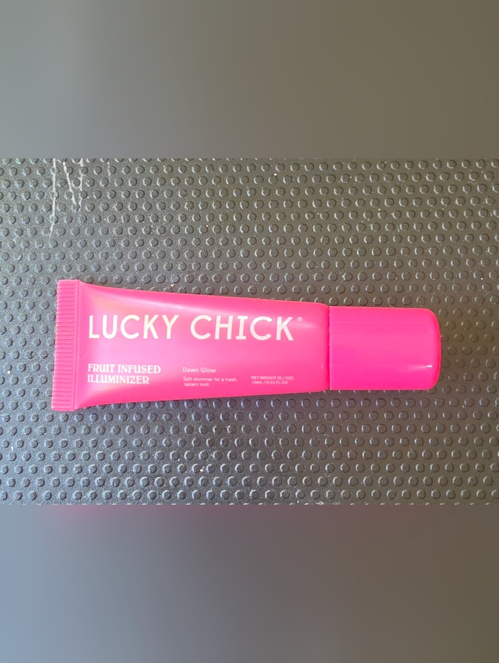 Lucky Chick Fruit Infused Illuminizer in Dawn Glow 0.33fl Oz BNIB
